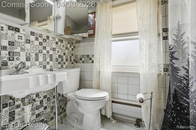 22449 California Street, Saint Clair Shores, MI 48080