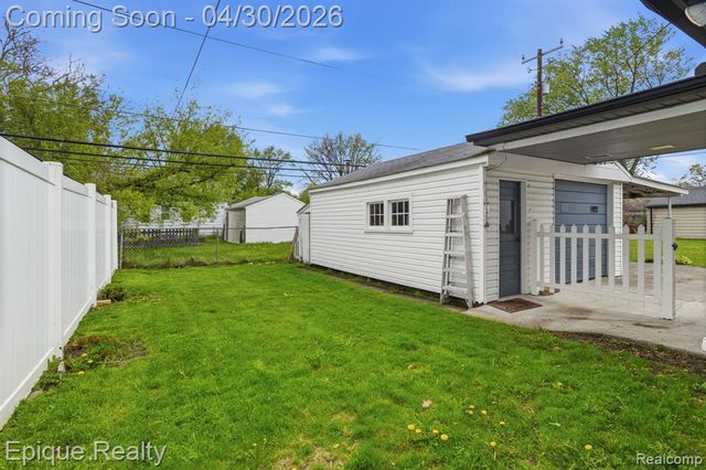 22449 California Street, Saint Clair Shores, MI 48080