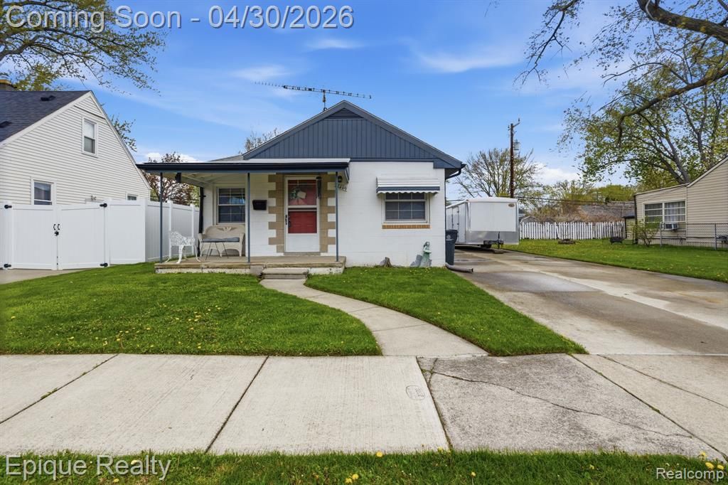 22449 California Street, Saint Clair Shores, MI 48080