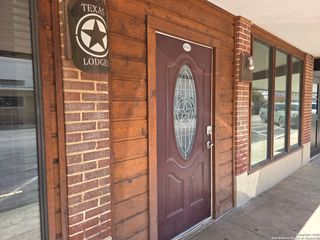 1328 3rd, Floresville, TX 78114