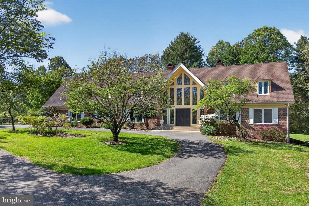 Image 1 of property listing at 6 TRAVILAH TER, Potomac, MD 20854