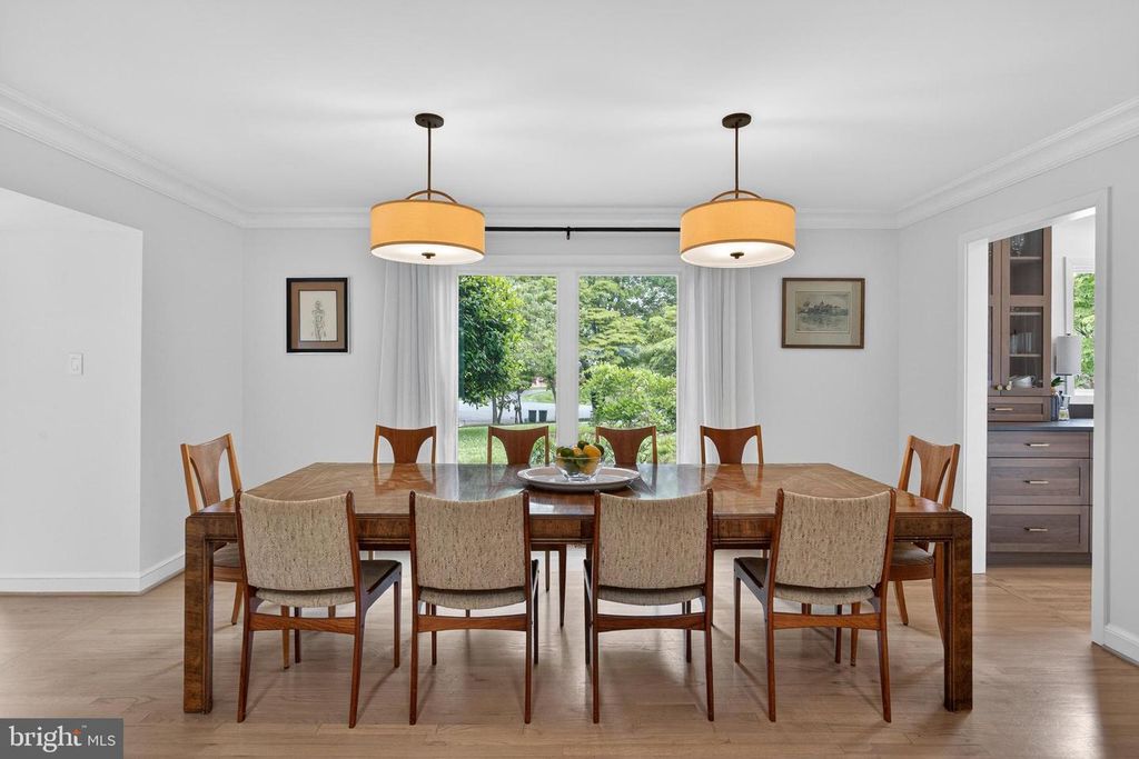 Image 21 of property listing at 6 TRAVILAH TER, Potomac, MD 20854