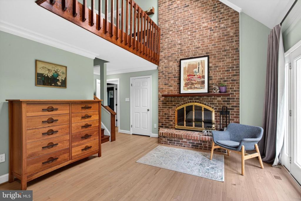 Image 27 of property listing at 6 TRAVILAH TER, Potomac, MD 20854