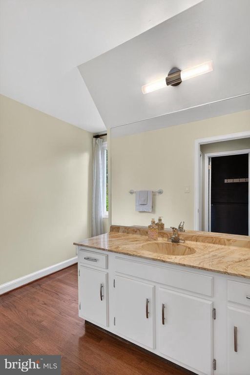 Image 36 of property listing at 6 TRAVILAH TER, Potomac, MD 20854