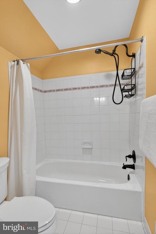 Image 48 of property listing at 6 TRAVILAH TER, Potomac, MD 20854