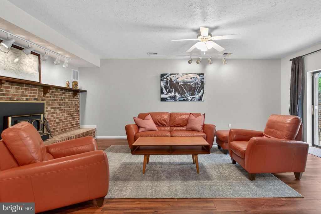 Image 54 of property listing at 6 TRAVILAH TER, Potomac, MD 20854