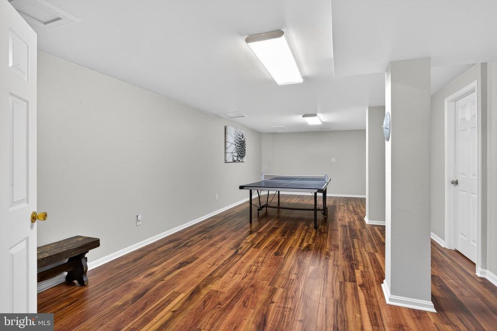 Image 55 of property listing at 6 TRAVILAH TER, Potomac, MD 20854