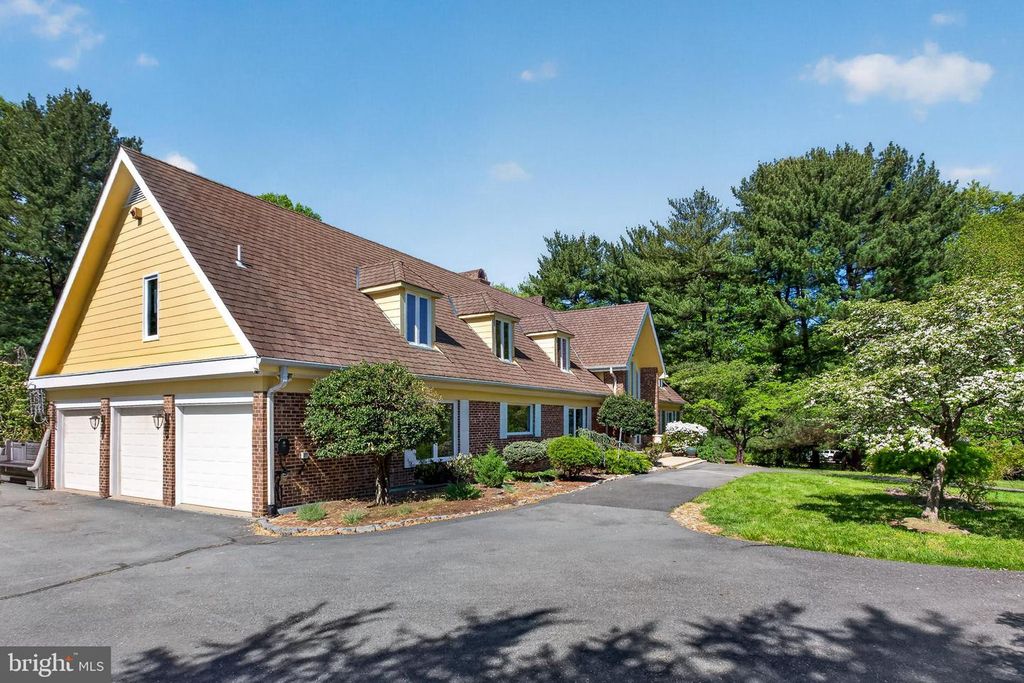 Image 60 of property listing at 6 TRAVILAH TER, Potomac, MD 20854