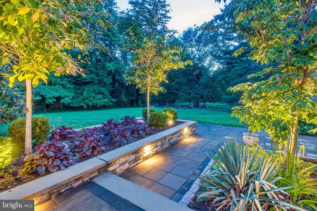 Image 65 of property listing at 6 TRAVILAH TER, Potomac, MD 20854