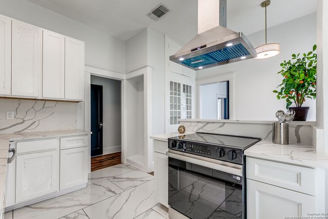 102 Beal, San Antonio, TX 78201