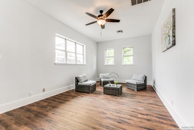 102 Beal, San Antonio, TX 78201