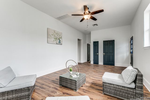 102 Beal, San Antonio, TX 78201