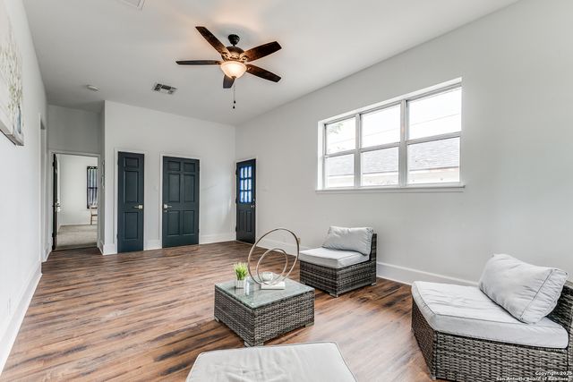 102 Beal, San Antonio, TX 78201