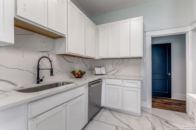 102 Beal, San Antonio, TX 78201