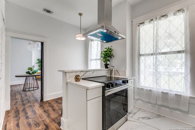 102 Beal, San Antonio, TX 78201