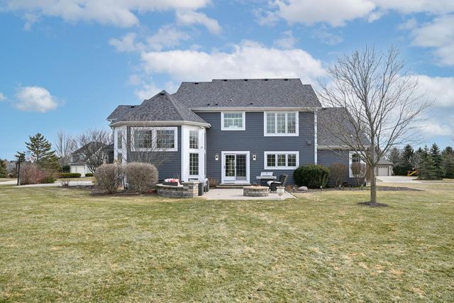 1260 Four Winds WAY, Hartland, WI 53029