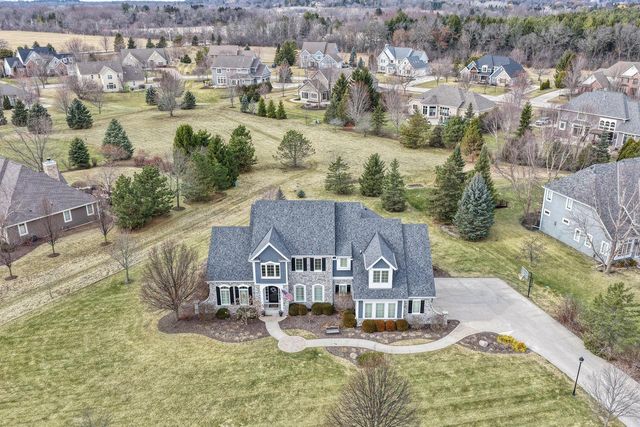 1260 Four Winds WAY, Hartland, WI 53029