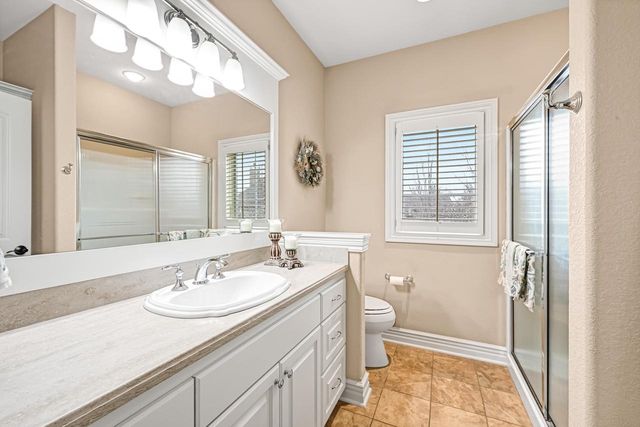 1260 Four Winds WAY, Hartland, WI 53029