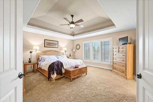 1260 Four Winds WAY, Hartland, WI 53029