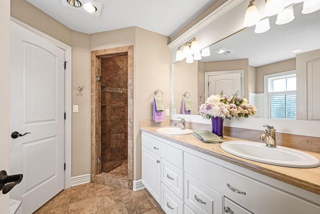 1260 Four Winds WAY, Hartland, WI 53029