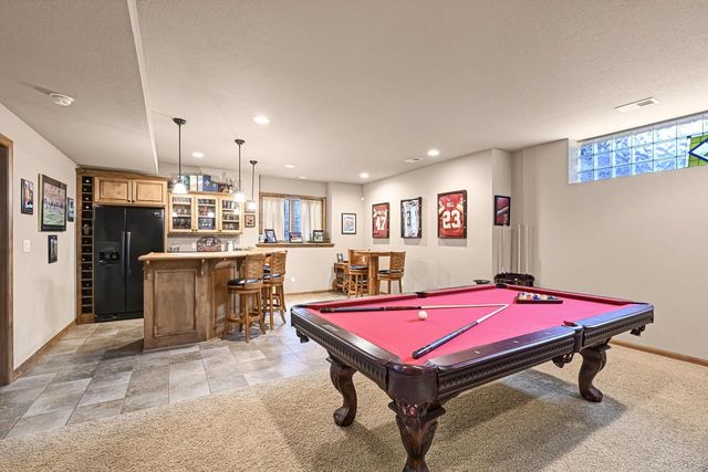 1260 Four Winds WAY, Hartland, WI 53029