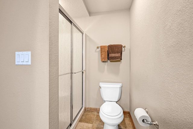 1260 Four Winds WAY, Hartland, WI 53029