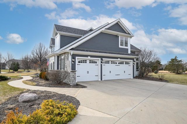 1260 Four Winds WAY, Hartland, WI 53029