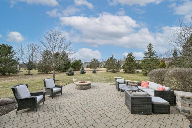 1260 Four Winds WAY, Hartland, WI 53029