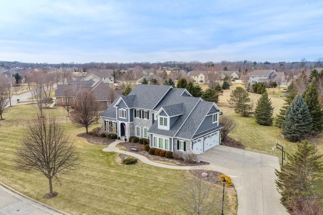 1260 Four Winds WAY, Hartland, WI 53029