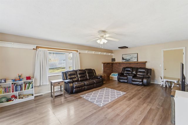 1407 Horse N Buggy Drive, Adel, IA 50003