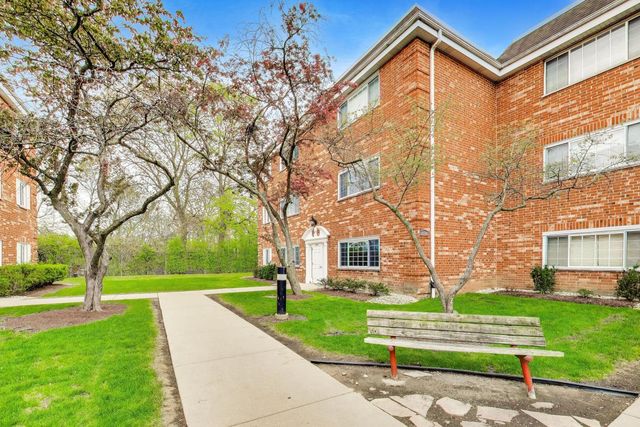 6882 W TOUHY Avenue 1A, Niles, IL 60714