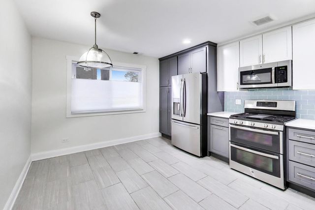 6882 W TOUHY Avenue 1A, Niles, IL 60714