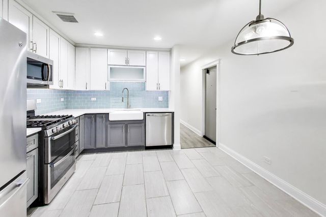 6882 W TOUHY Avenue 1A, Niles, IL 60714