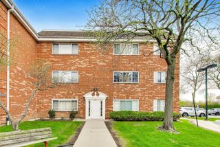 6882 W TOUHY Avenue 1A, Niles, IL 60714