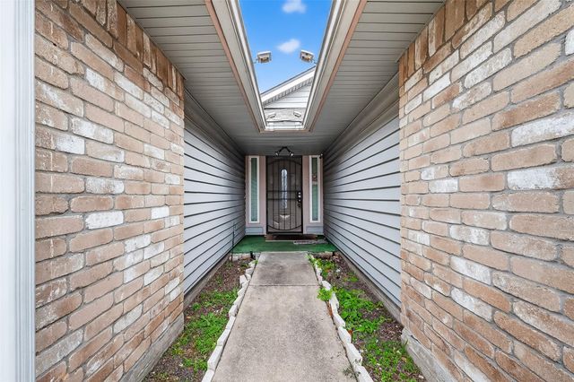 15910 Mission Village Drive, Houston, TX 77083