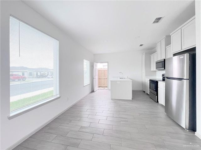 1304 Shavano Drive 3, Edinburg, TX 78541