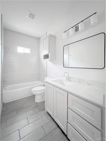 1304 Shavano Drive 3, Edinburg, TX 78541