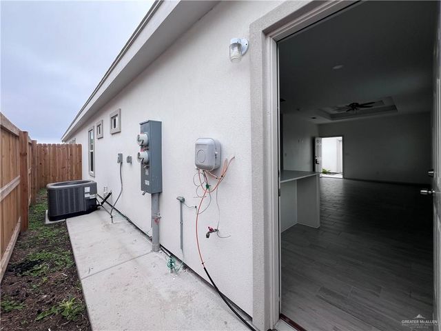 1304 Shavano Drive 3, Edinburg, TX 78541