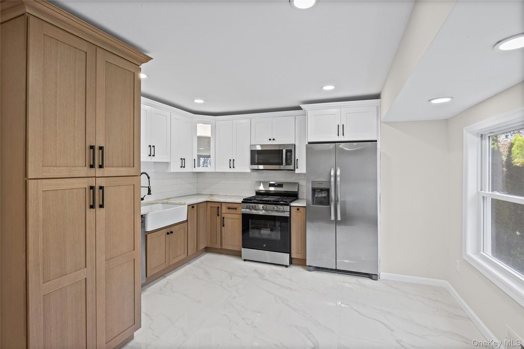 163 Avondale Drive, Centereach, NY 11720 — photo 4
