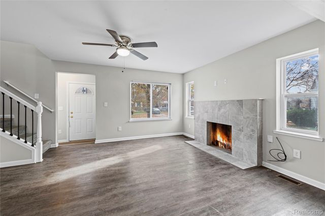 21137 Curie Avenue, Warren, MI 48091