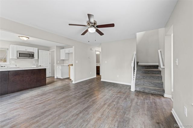 21137 Curie Avenue, Warren, MI 48091