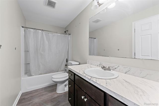 21137 Curie Avenue, Warren, MI 48091