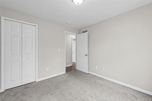 21137 Curie Avenue, Warren, MI 48091