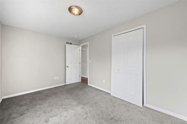 21137 Curie Avenue, Warren, MI 48091