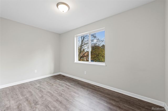 21137 Curie Avenue, Warren, MI 48091