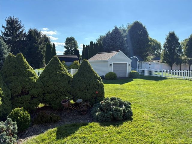 203 Rivers Edge Drive, Amherst, OH 44001