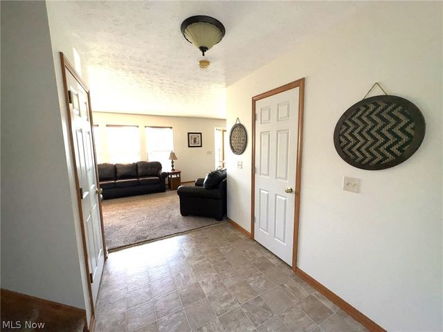 203 Rivers Edge Drive, Amherst, OH 44001