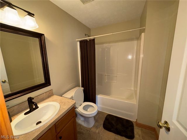 203 Rivers Edge Drive, Amherst, OH 44001