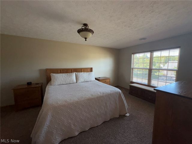 203 Rivers Edge Drive, Amherst, OH 44001