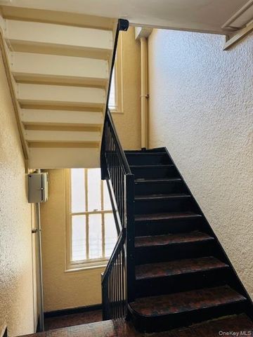 48-20 44th Street 4C, Woodside, NY 11377